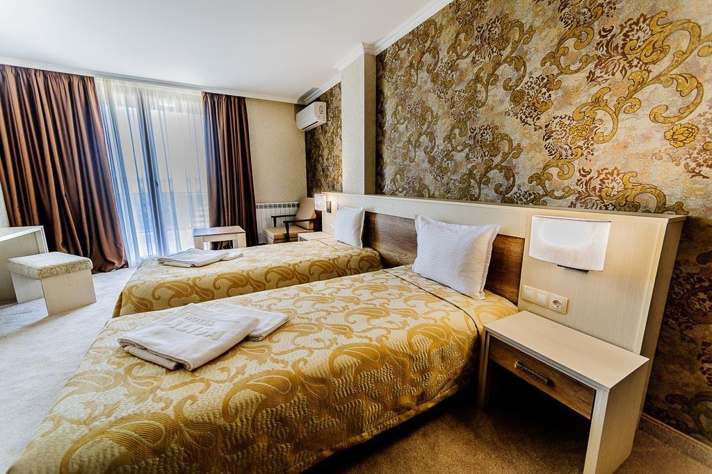 Hotel Alisa Pavel Banya Exterior photo